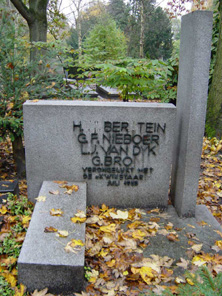 het graf op Zorgvlied in 2004