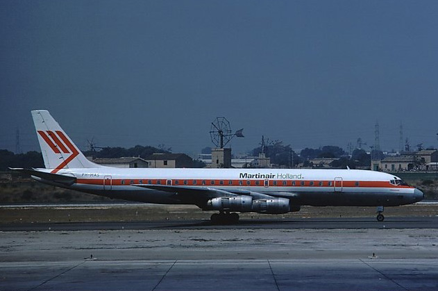 De identieke DC8 de PH-MAS