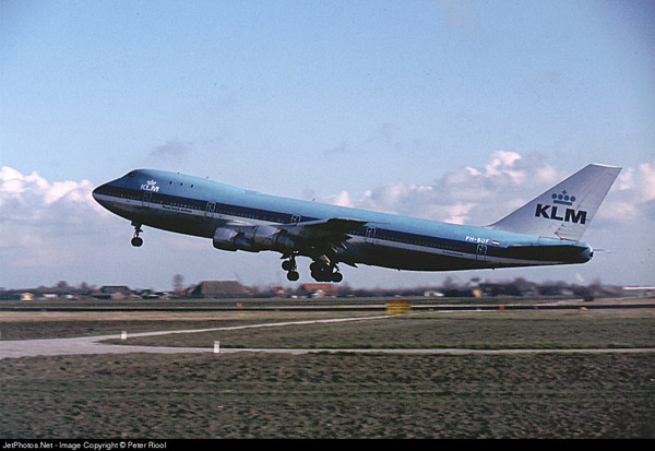 de PH-BUF op Schiphol, enkele maanden voor de ramp